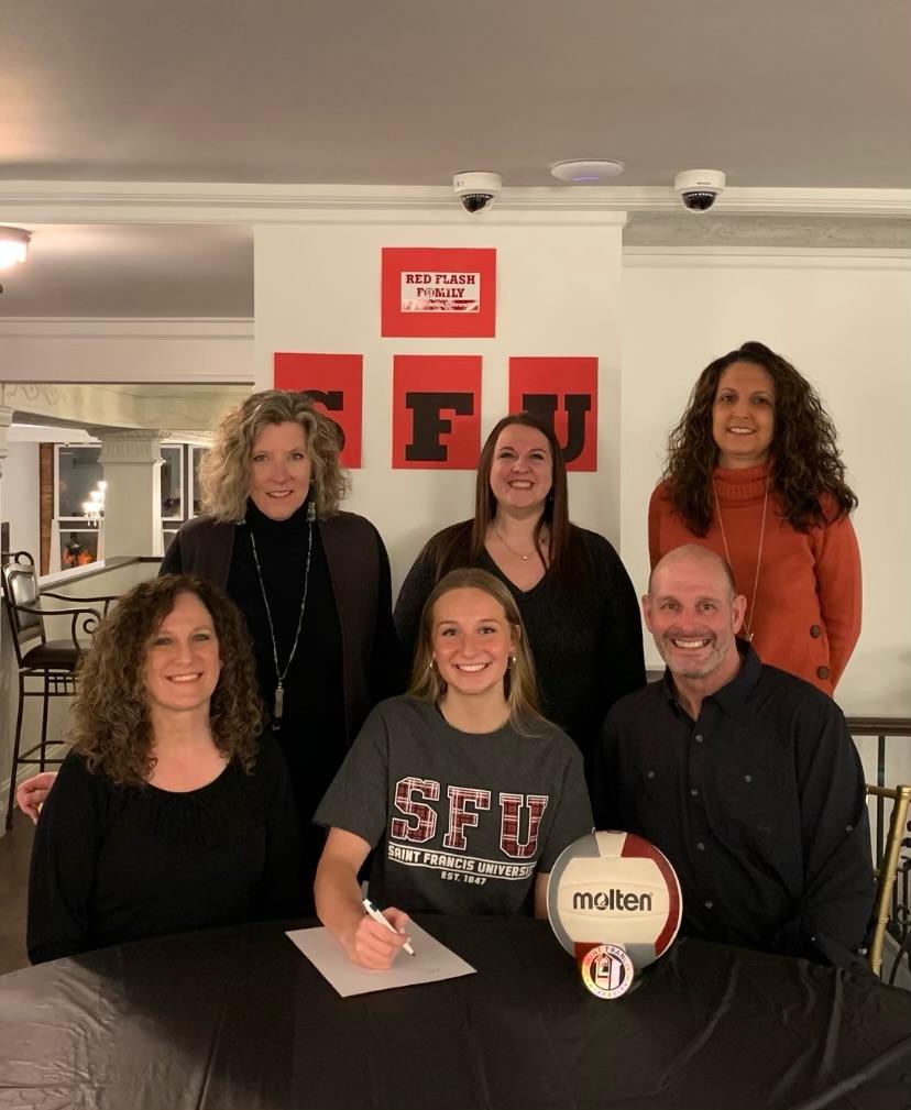 https://clarionsportszone.com/wp-content/uploads/2022/01/Korrin-Burns-signing-1.jpg