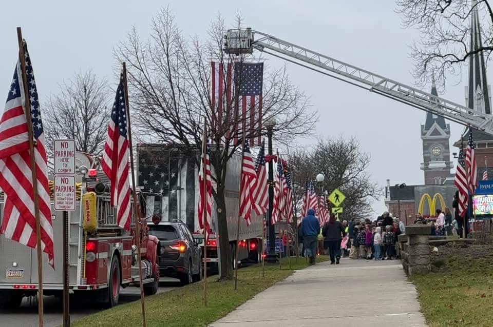 https://clarionsportszone.com/wp-content/uploads/2024/12/Wreaths-2024-Main-Street-scene.jpg